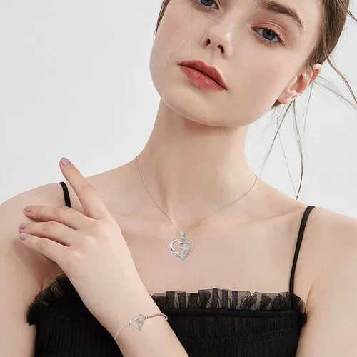 Vista 4 de CUOKA MIRACLE Collar de cruz con dije de corazón infinito, collar de plata de ley 925 con cadena delicada, joyería de 18 pulgadas, regalo de Navidad