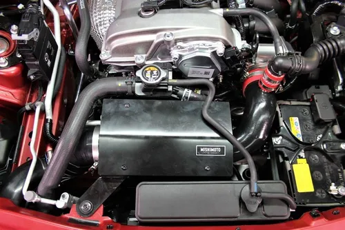 Vista 2 de Mishimoto MMAI-MIA-16WRD - Entrada de aire de alto rendimiento para Mazda MX-5 Miata 2016-2018, color rojo