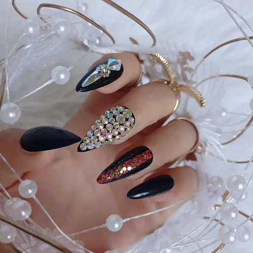 Uñas postizas lindas negras a presión, uñas postizas medianas con tacón de aguja, uñas postizas de cobertura completa para mujeres y niñas, 24