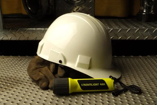 Vista 5 de Streamlight 68200 4AA ProPolymer LED linterna con LED blancos, amarillo - 67 lúmenes