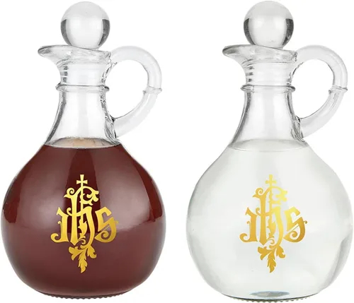 Needzo IHS - Juego de vasos de vidrio, dispensadores de botellas religiosas, suministros para iglesia católica, 6.5 pulgadas (2 incluidos)