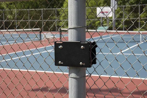 Vista 8 de Silverback Aro de baloncesto Junior Youth de 33 pulgadas con tecnología de montaje Lock 'n Rock para postes redondos y verticales, negro (B8410W)