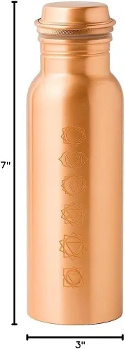 Vista 2 de Botella de agua de cobre para beber 16.9 fl oz con cepillo, acabado martillado Ayurveda Botella con mango