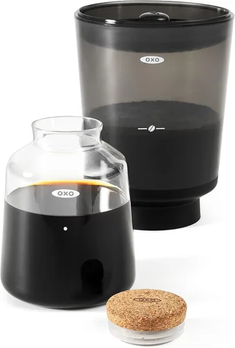 Vista 2 de OXO Brew - Cafetera compacta de café frío y cafetera de una sola porción, 12 onzas, color blanco