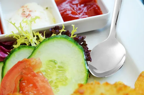 Vista 4 de RTT - 2 cucharas de servir, 2 cucharas de servir ranuradas, 2 tenedores de servir, de acero inoxidable de 9 pulgadas, utensilios de servicio